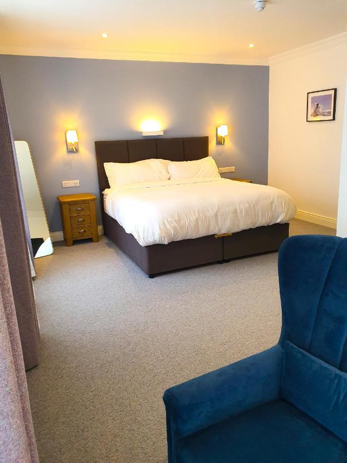 Dingle Garden Townhouse Bed & Breakfast Exterior photo A bedroom at the hotel
