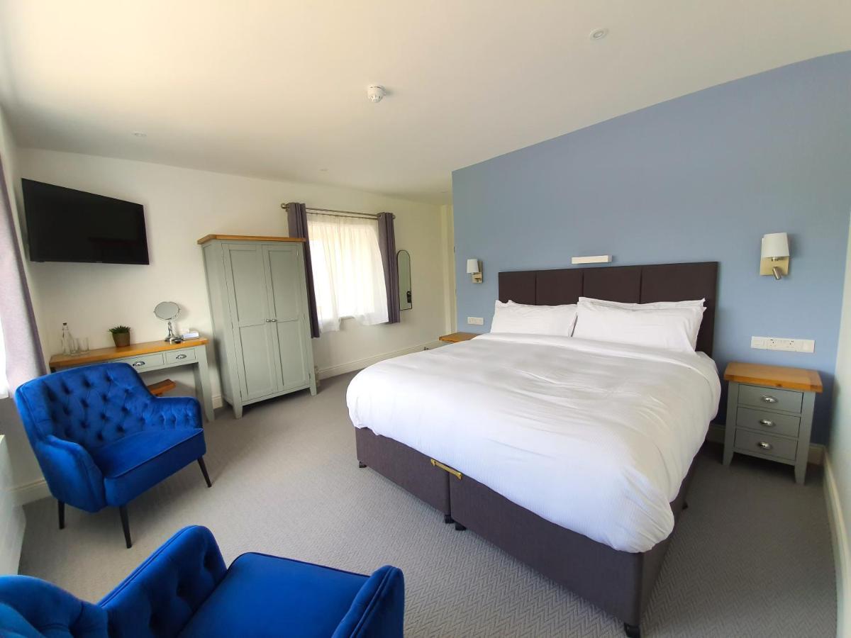 Dingle Garden Townhouse Bed & Breakfast Exterior photo A bedroom at The Old Mill