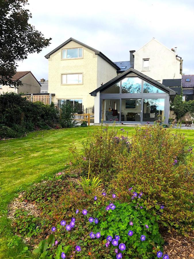 Dingle Garden Townhouse Bed & Breakfast Exterior photo The garden of the house