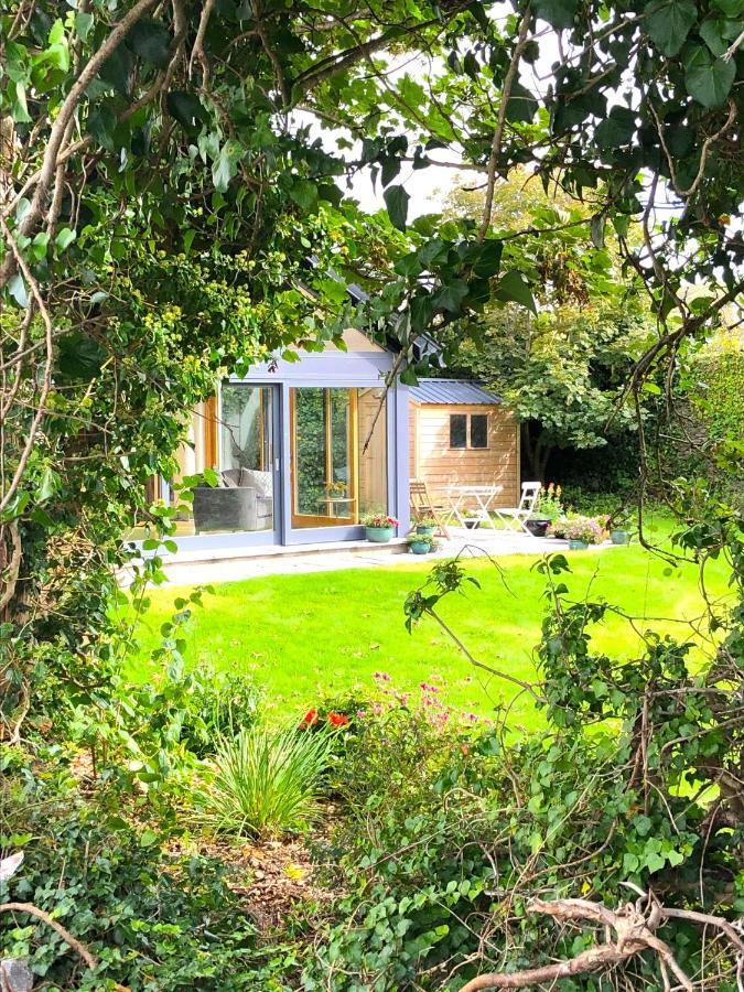 Dingle Garden Townhouse Bed & Breakfast Exterior photo Garden room