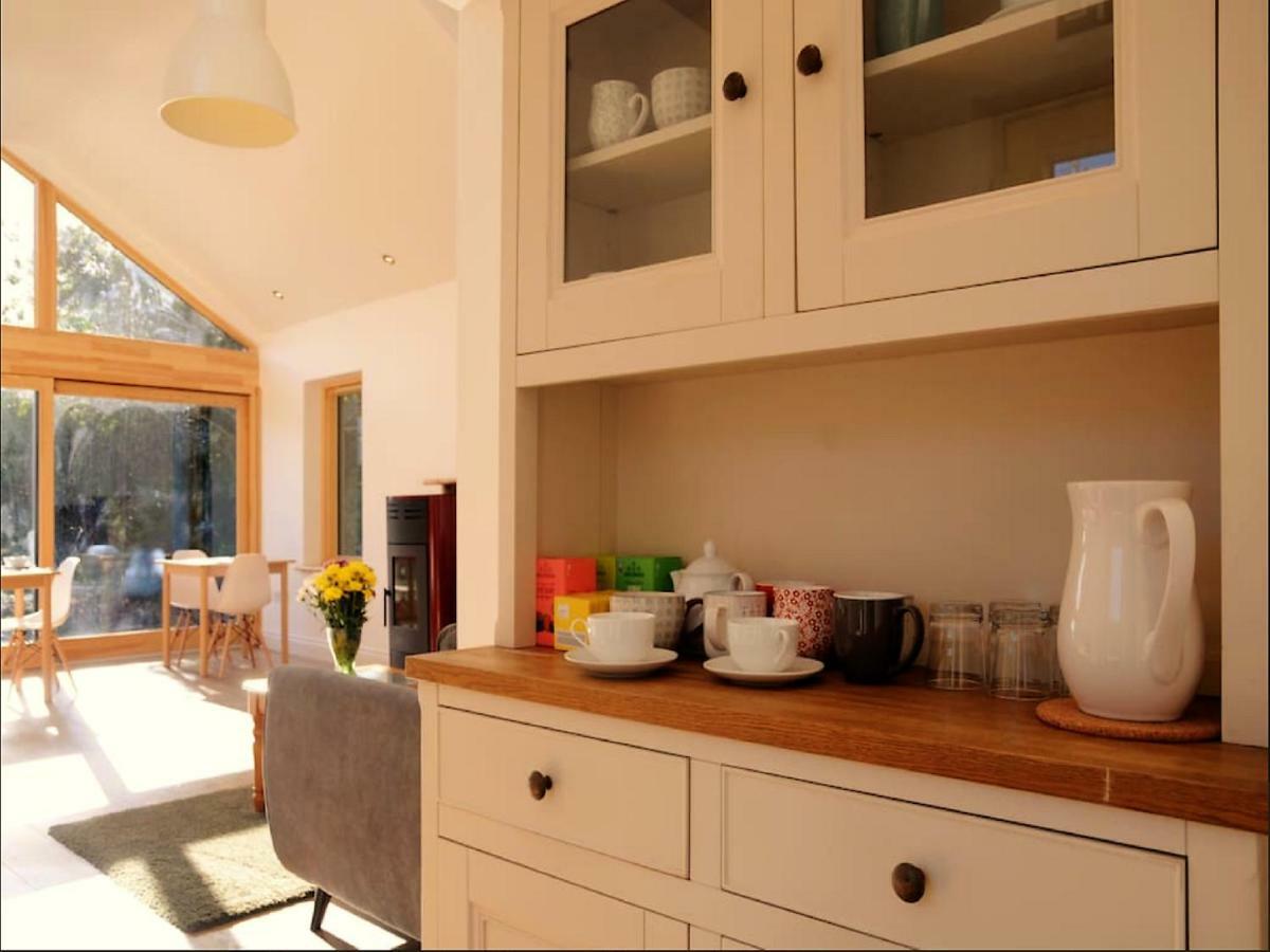 Dingle Garden Townhouse Bed & Breakfast Exterior photo A kitchen